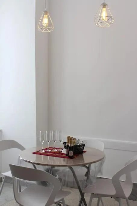 Nel Cuore Del Vomero Apartament Nápoly 0*,  Olaszország